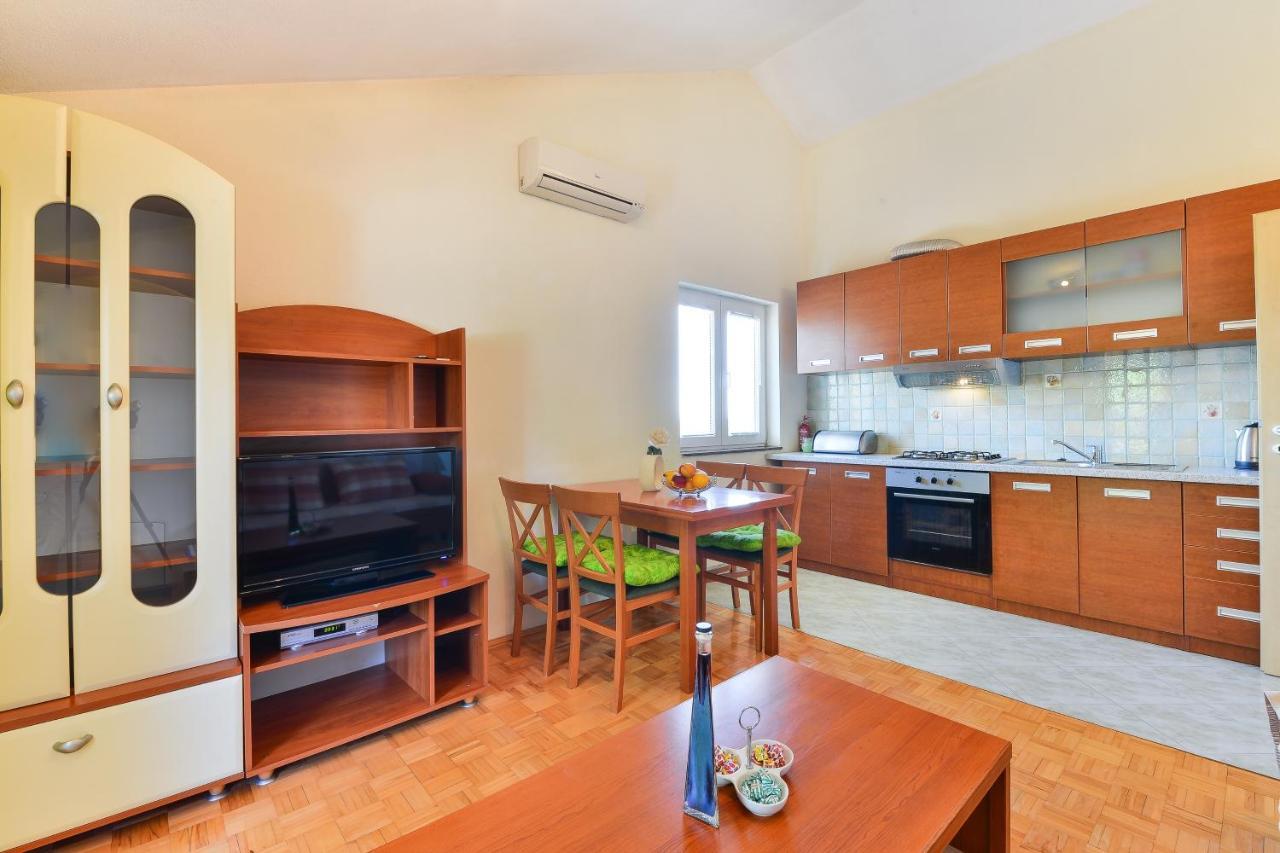 Family Friendly Apartments With A Swimming Pool Zadar - 18098 Exteriér fotografie